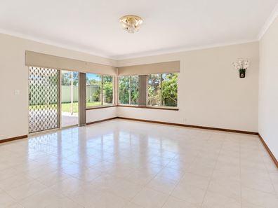 9 Templetonia Retreat, Canning Vale WA 6155