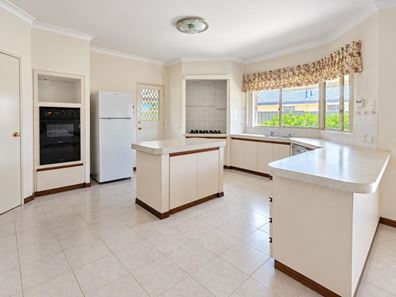 9 Templetonia Retreat, Canning Vale WA 6155