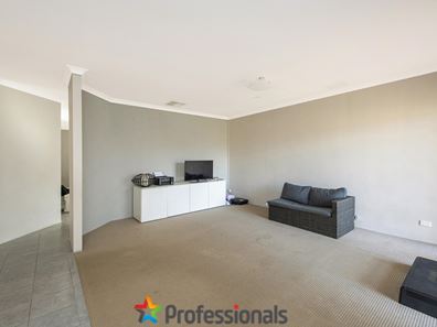 17 Lomatia Ramble, Halls Head WA 6210