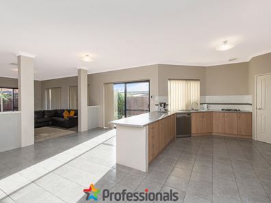 17 Lomatia Ramble, Halls Head WA 6210