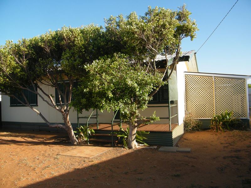 33 Carey Street, South Carnarvon