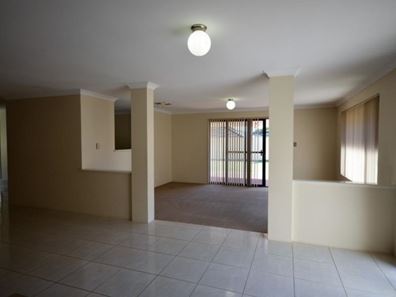 32 Collanda Circuit, Carramar WA 6031