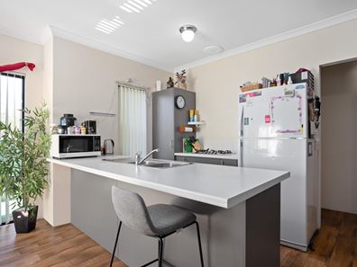 14C Locksley Avenue, Armadale WA 6112