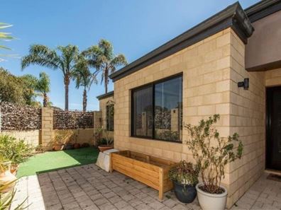 UNDER OFFE/7a Ashcroft Way, Balga WA 6061