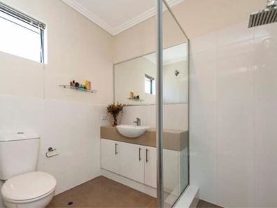 UNDER OFFE/7a Ashcroft Way, Balga WA 6061