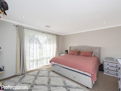 38 Clondyke Drive, Byford WA 6122