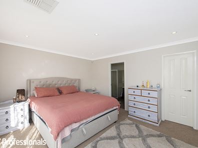 38 Clondyke Drive, Byford WA 6122