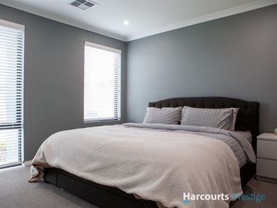 63 Lancaster Loop, Piara Waters WA 6112