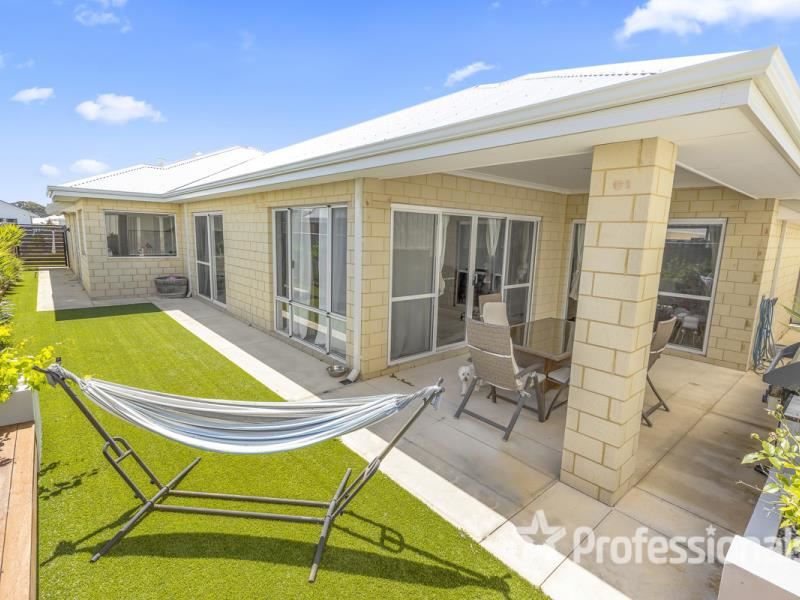 105 Seaside Avenue, Yanchep