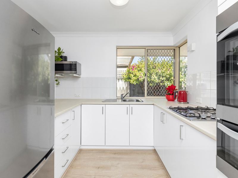 8/30 Peninsula Road, Maylands