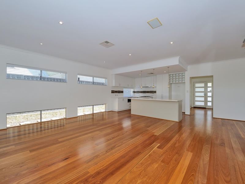 14 Wesley Way, Aveley