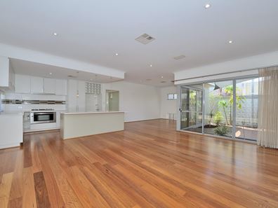 14 Wesley Way, Aveley WA 6069