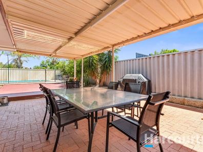 4 Mulga Court, Banksia Grove WA 6031