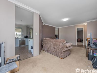 15 Orania Mews, Warnbro WA 6169