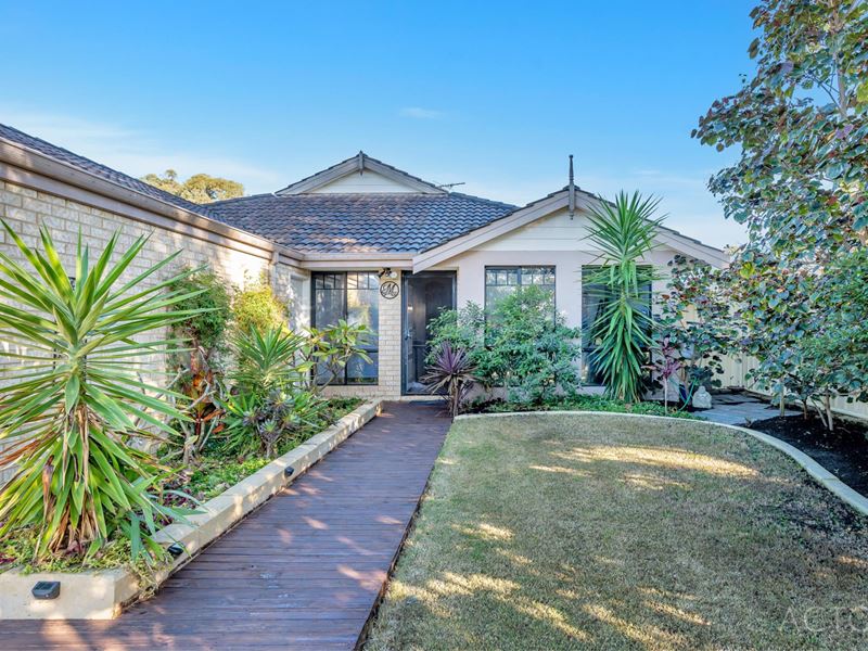 27 Warburton Trail, Lakelands
