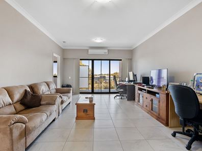 80/6 Walsh Loop, Joondalup WA 6027