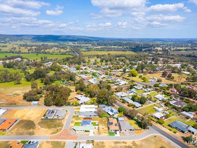 3B Wood  Avenue, Waroona WA 6215