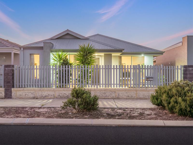 27 Tallering Way, Golden Bay