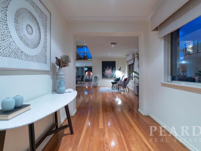 34 Plumosa Mews, Duncraig