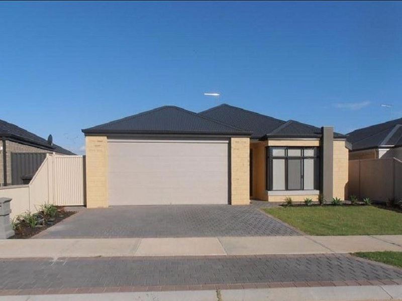 54 Sellafield Bend, Waikiki