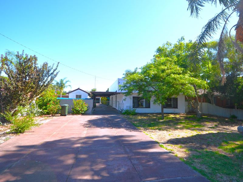 6 Derek Road, Coodanup