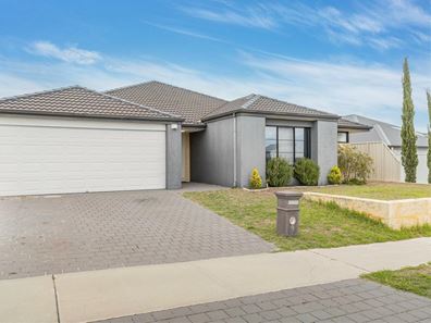 9 Munert Street, Yanchep WA 6035