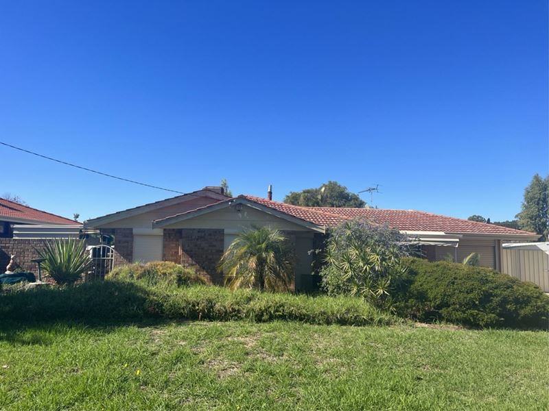 8 Atherton Close, Greenfields