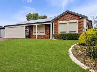 18 Forkleaf Bend, Banksia Grove WA 6031