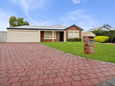 18 Forkleaf Bend, Banksia Grove WA 6031