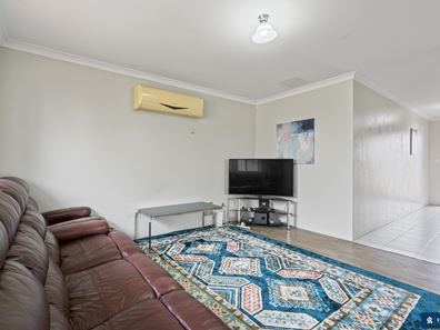 2/95 Spring Road, Thornlie WA 6108