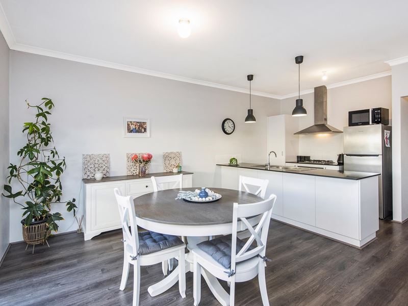 20 Kinlock  Way, Aveley