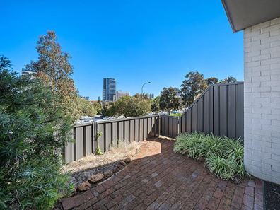 Unit 2/38-42 Waterloo Crescent, East Perth WA 6004