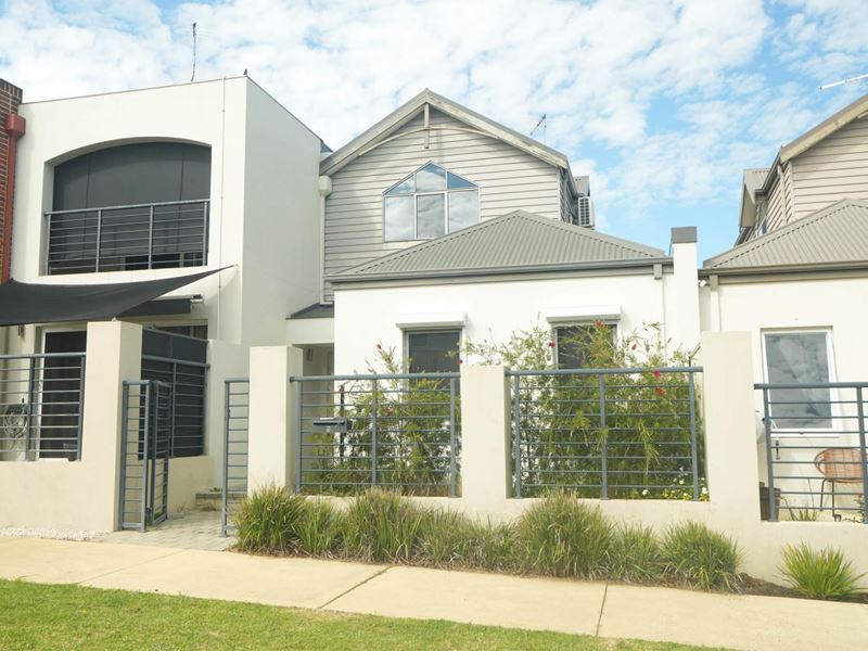 9 Gaudi Way, Clarkson