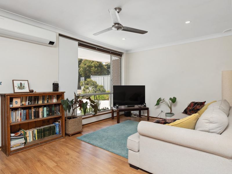 215 Camberwarra Drive, Craigie