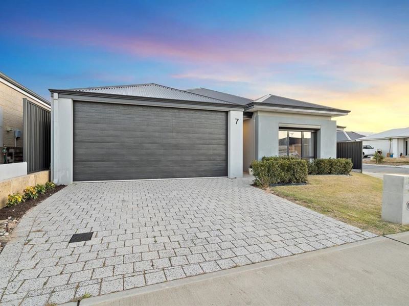 7 Mandalay Bend, Secret Harbour WA 6173