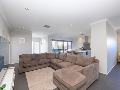 63 Duvall Parkway, Aveley WA 6069
