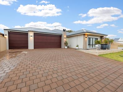 17 Fawcett Road, Lake Coogee WA 6166