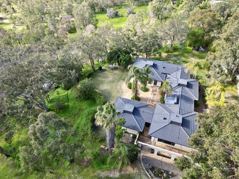 880 Viveash Road, Swan View