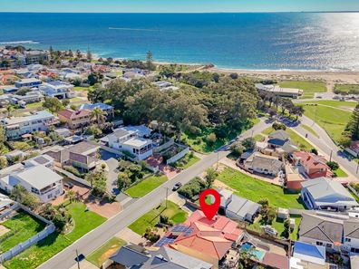 9 Hill Street, Halls Head WA 6210