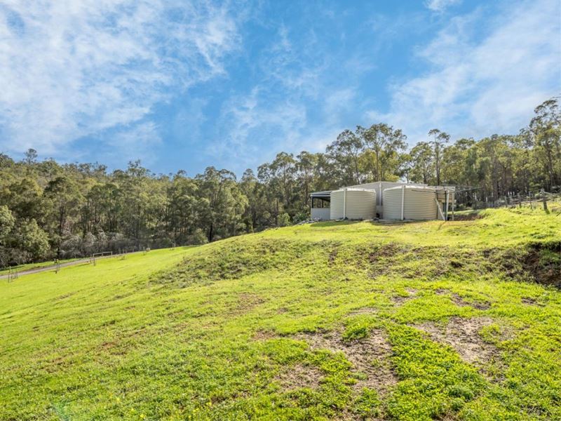 195A Forrest Road, Pickering Brook WA 6076