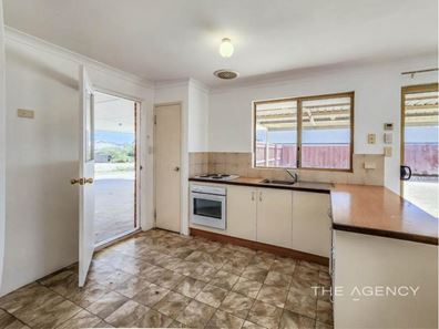 17 Gliddon Avenue, Kalbarri WA 6536