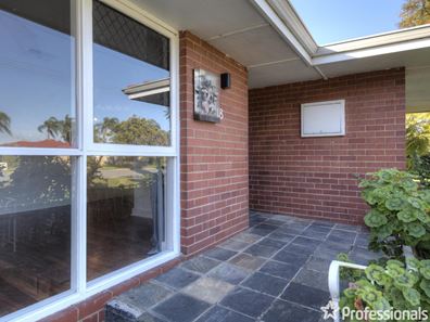 18 Glyndebourne Avenue, Thornlie WA 6108