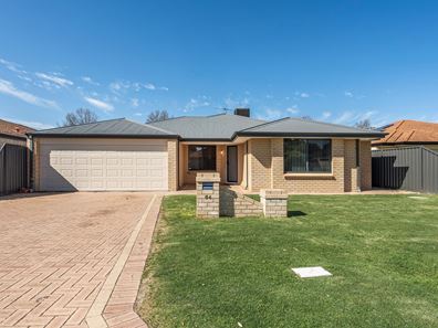 84 Montoro Drive, Port Kennedy WA 6172