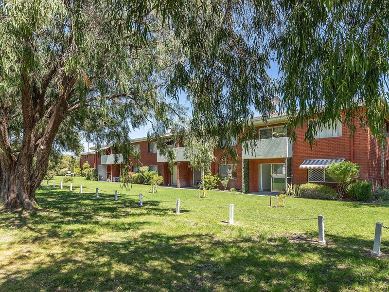 23/4 Minchinson Street, Shoalwater WA 6169