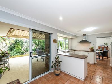 107B Kitchener Road, Alfred Cove WA 6154