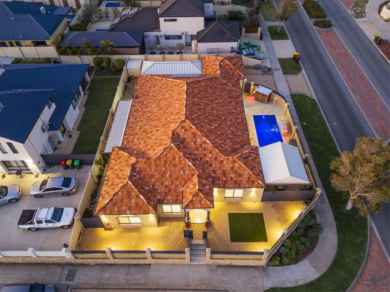 239 Santa Barbara Parade, Jindalee