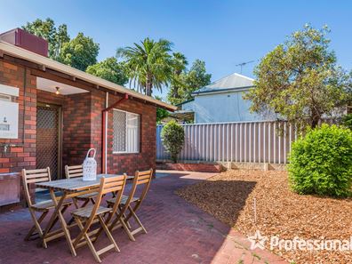 2/109 Kenny Street, Bassendean WA 6054