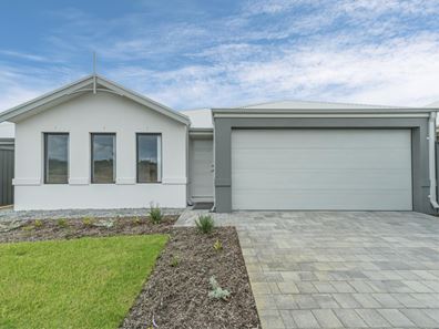 61 Butterleaf Avenue, Yanchep WA 6035