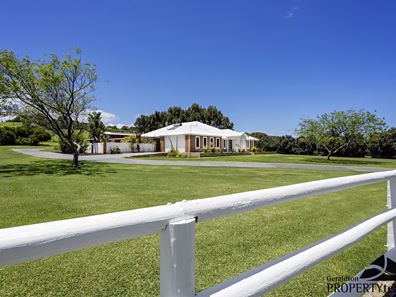 62 Hidden Valley Close, Dongara WA 6525