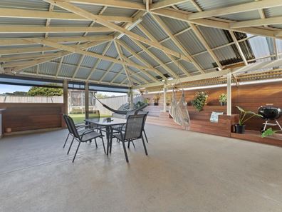 8 Dalaroo Court, Cooloongup WA 6168